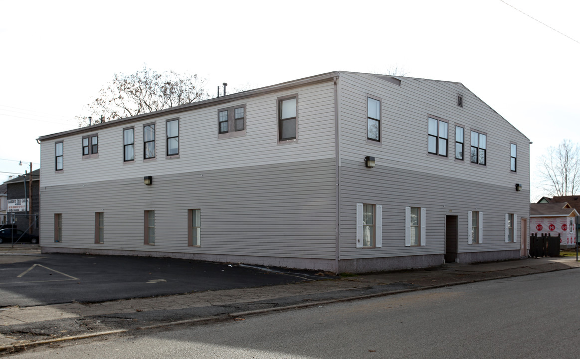 1931-1933 Artisan Ave in Huntington, WV - Building Photo