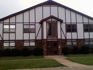 Tudor Towers in Poplar Bluff, MO - Building Photo - Building Photo