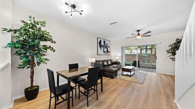 12444 Berkeley Square Dr in Tampa, FL - Building Photo - Building Photo