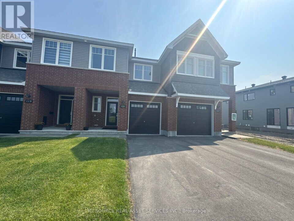 121 Ocala St in Ottawa, ON - Building Photo