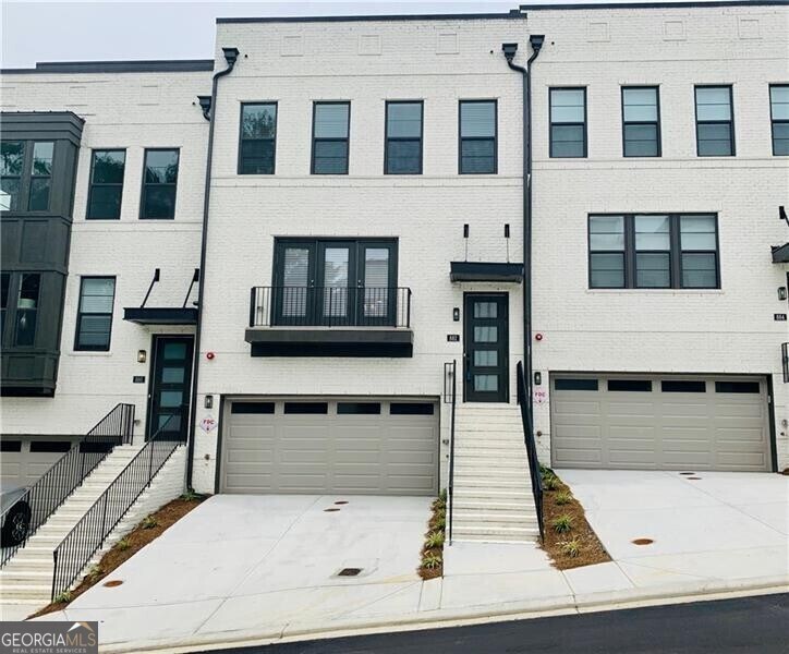 882 Stone Crest Rd NE in Atlanta, GA - Building Photo