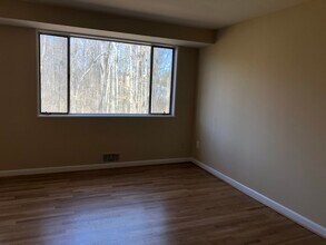 10500 Montrose Ave in Bethesda, MD - Building Photo - Building Photo