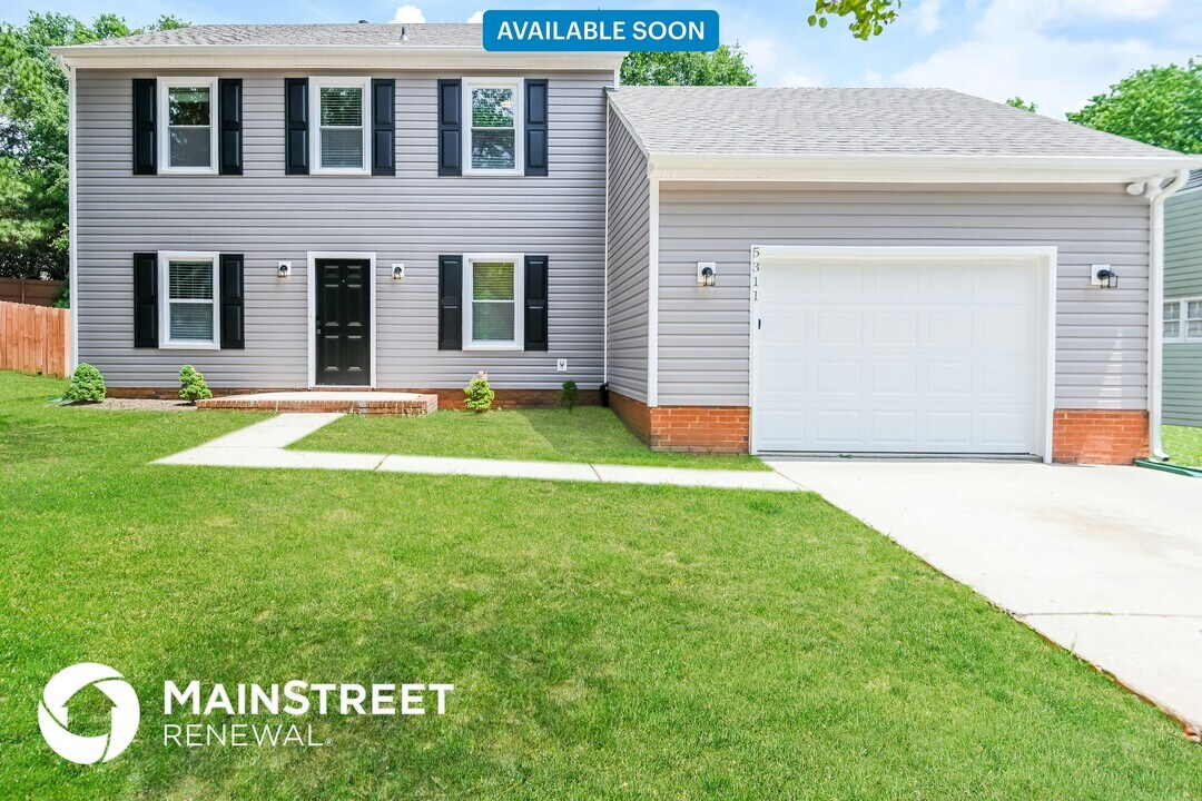 5311 Caradon Dr in Charlotte, NC - Building Photo