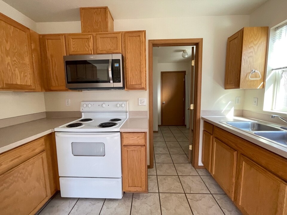 3600 Fairbanks Ave, Unit 3512 in Yakima, WA - Building Photo