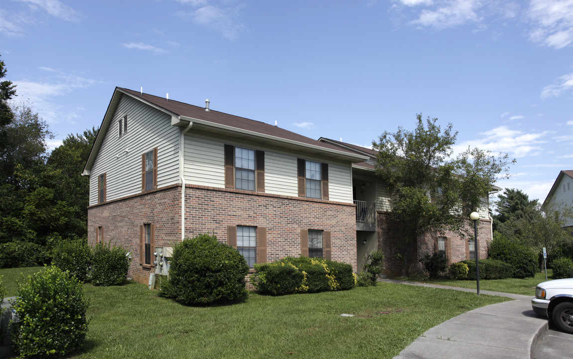 Hines Valley Apartments in Lenoir City, TN - Building Photo