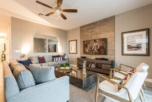 4821 Kings Castle Cir in Kissimmee, FL - Building Photo