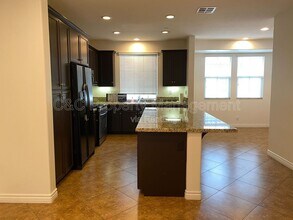 6268 Cristal Ln in Eastvale, CA - Foto de edificio - Building Photo