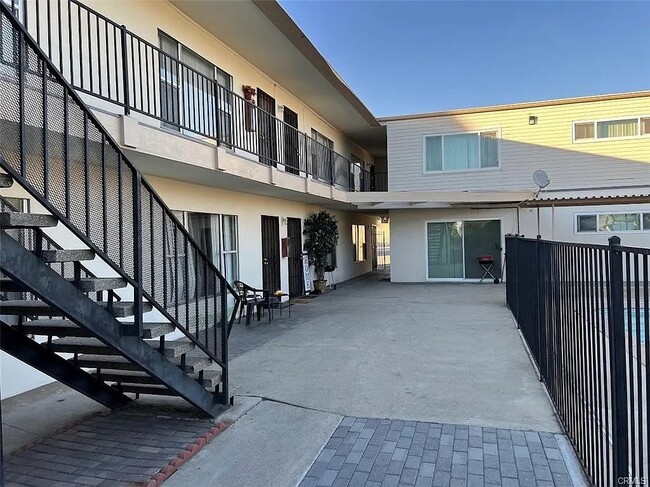 1248 W Stoneridge Ct in Ontario, CA - Building Photo - Building Photo