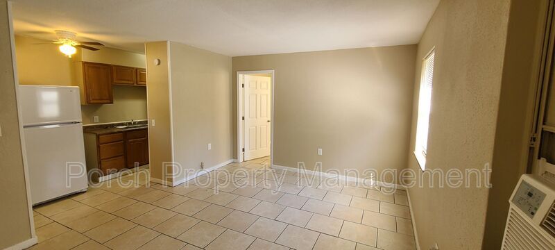 102 Ellis Dr-Unit -Unit B in Pensacola, FL - Building Photo