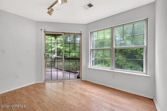 3292 Cypress Ct in Monmouth Junction, NJ - Building Photo - Building Photo