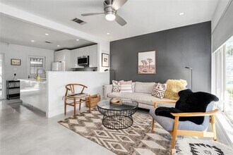 4620 Englewood Dr in Austin, TX - Building Photo - Building Photo