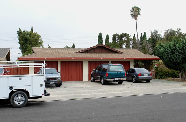 248 S Oak St in Orange, CA - Building Photo - Building Photo