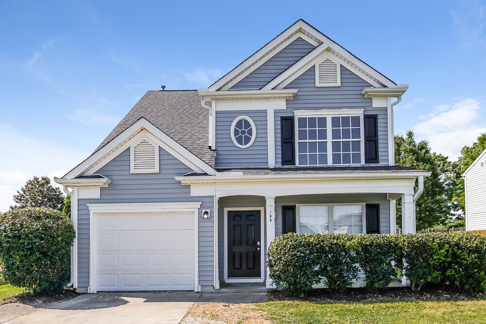 108 N Honey Springs Ave in Fuquay Varina, NC - Building Photo