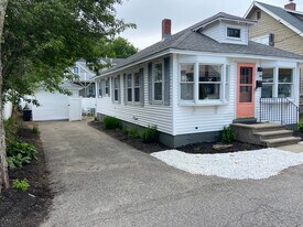 1 Glenwood Ln in Old Orchard Beach, ME - Building Photo