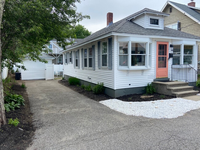 property at 1 Glenwood Ln