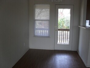 304 Creek St, Unit D in Copperas Cove, TX - Foto de edificio - Building Photo