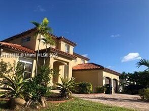 16061 SW 45th Terrace in Miami, FL - Building Photo - Building Photo
