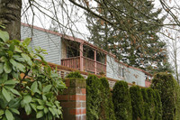 Glenview Apartments in Portland, OR - Building Photo - Building Photo