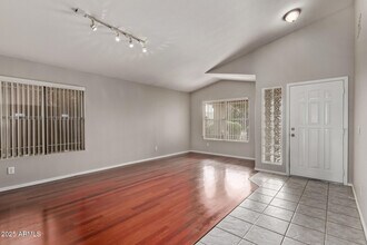 17408 N Cassi Dr in Surprise, AZ - Foto de edificio - Building Photo