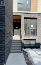 176-176 Clonmore Dr in Toronto, ON - Building Photo - Building Photo