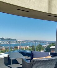 530 Melrose Ave E, Unit 403 in Seattle, WA - Building Photo - Building Photo