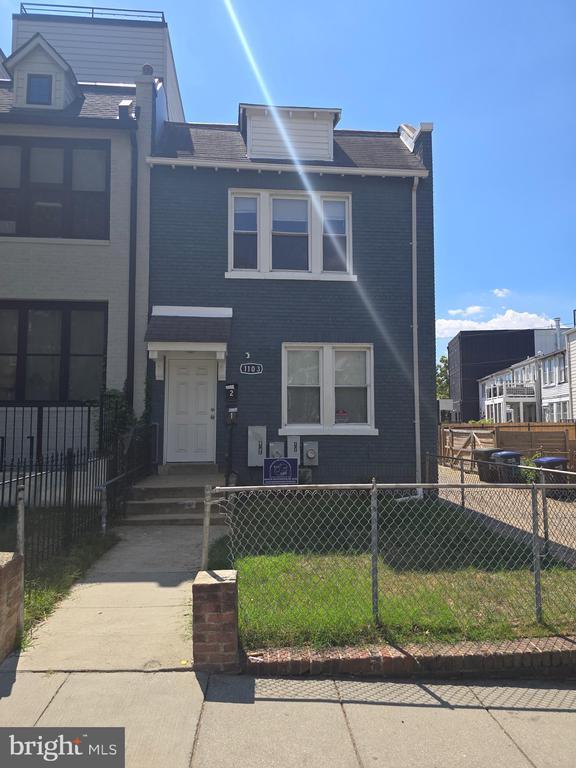 property at 1103 Queen St NE