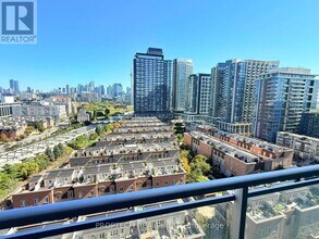 80 Western Battery Rd in Toronto, ON - Building Photo - Building Photo