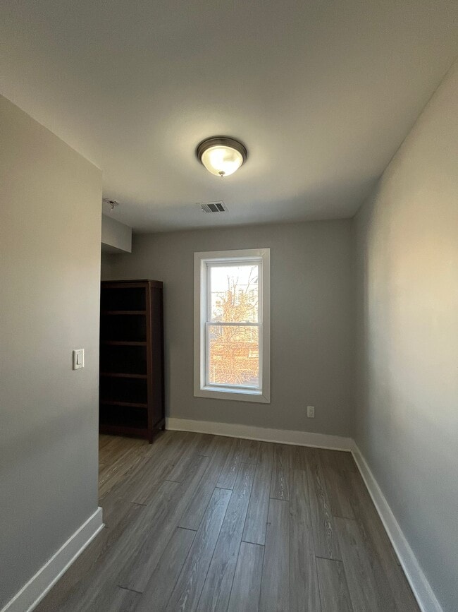 26 Yale Ave, Unit 2R in Jersey City, NJ - Building Photo - Building Photo