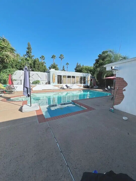 5555 Lesa Rd in La Mesa, CA - Building Photo