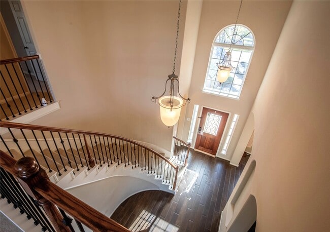 property at 2802 Silhouette Bay Dr