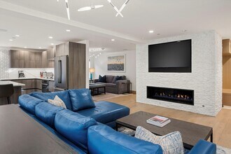 447 E Cooper Ave in Aspen, CO - Foto de edificio - Building Photo