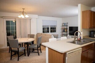 Shadow Pines in Erie, PA - Building Photo