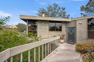 13070 Via Grimaldi in Del Mar, CA - Building Photo - Building Photo