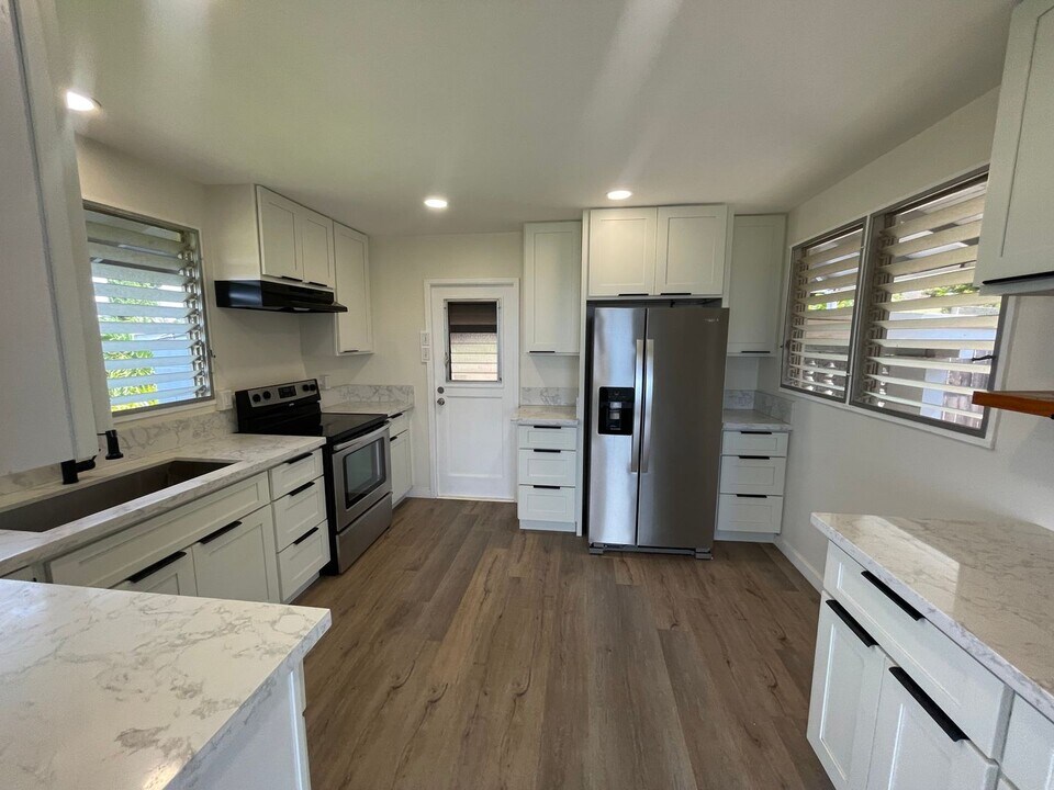 99-101A Kihewa Pl in Aiea, HI - Building Photo