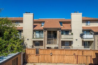 ParkSide at Cedar Springs in Dallas, TX - Building Photo - Building Photo