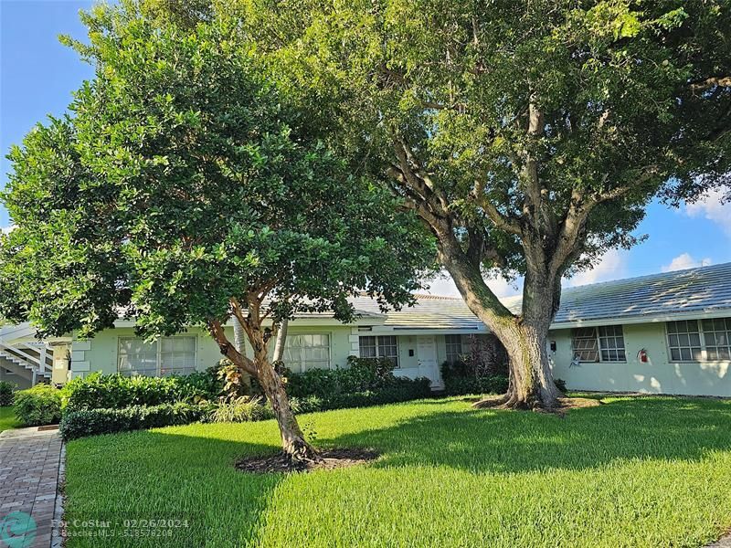 2120 NE 41st St, Unit D in Lighthouse Point, FL - Building Photo