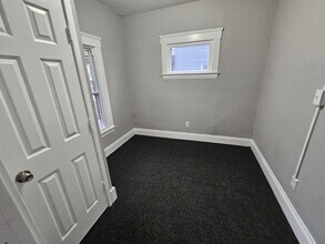 4110 E 64th St in Cleveland, OH - Building Photo - Building Photo