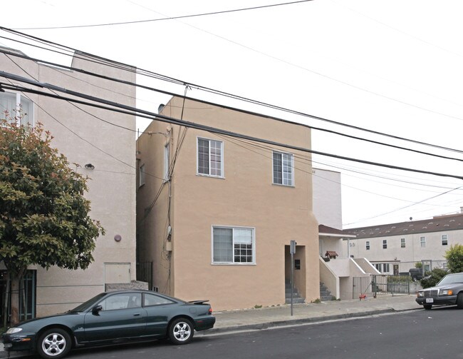 818-820 Cypress Ave in South San Francisco, CA - Foto de edificio - Building Photo