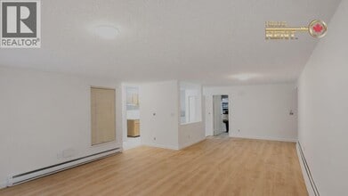 8686 Centaurus Cir in Burnaby, BC - Building Photo - Building Photo