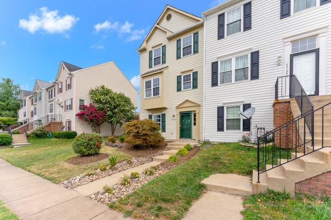 44132 Mistletoe Terrace in Ashburn, VA - Building Photo - Building Photo