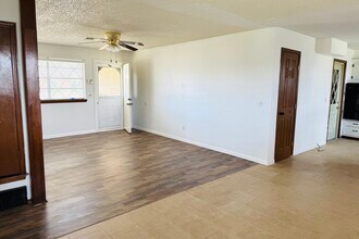 8012 S Villa Ave in Oklahoma City, OK - Foto de edificio - Building Photo