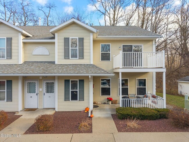 property at 1911 Cambridge Manor Dr