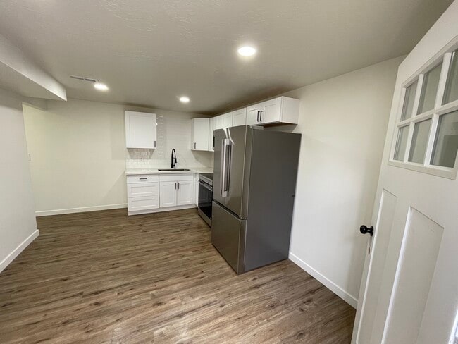 844 N Basalt in Tooele, UT - Foto de edificio - Building Photo