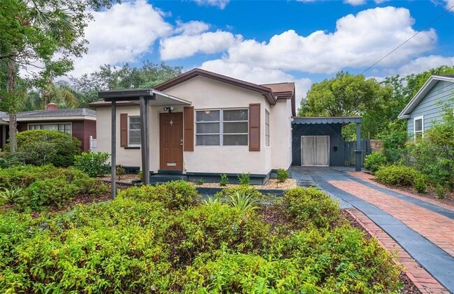 property at 124 E Muriel St