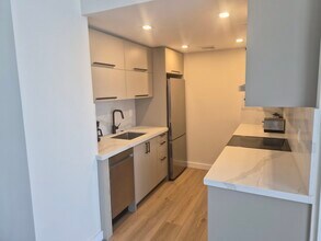 1720 Harrison St, Unit Home Tower #16 B in Hollywood, FL - Building Photo - Building Photo