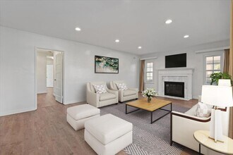 336 W Hillcrest Blvd in Inglewood, CA - Building Photo - Building Photo