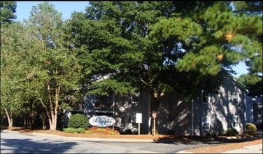 Ashton Woods at East Carolina in Greenville, NC - Foto de edificio - Building Photo