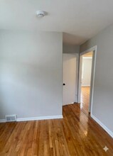 11205 McCracken Rd in Garfield Heights, OH - Building Photo - Building Photo