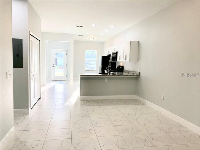 717 Camel Ct in Kissimmee, FL - Building Photo - Building Photo