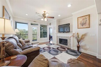 500 Water's Edge Drive in Lake Dallas, TX - Foto de edificio - Building Photo